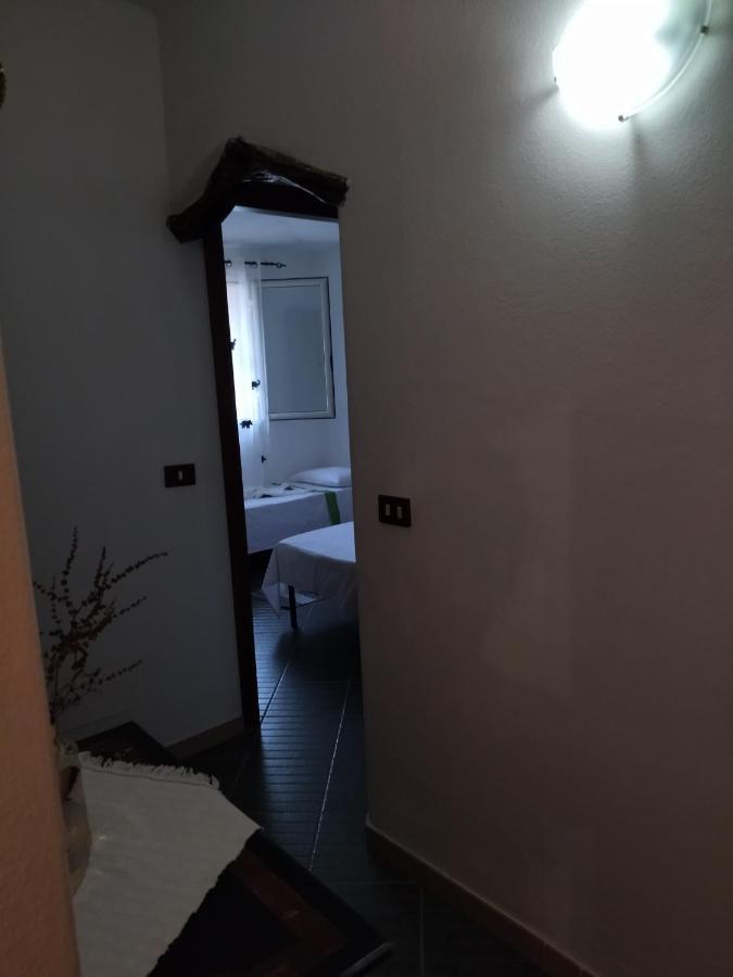Casa Leonardo Lägenhet Tertenìa Exteriör bild