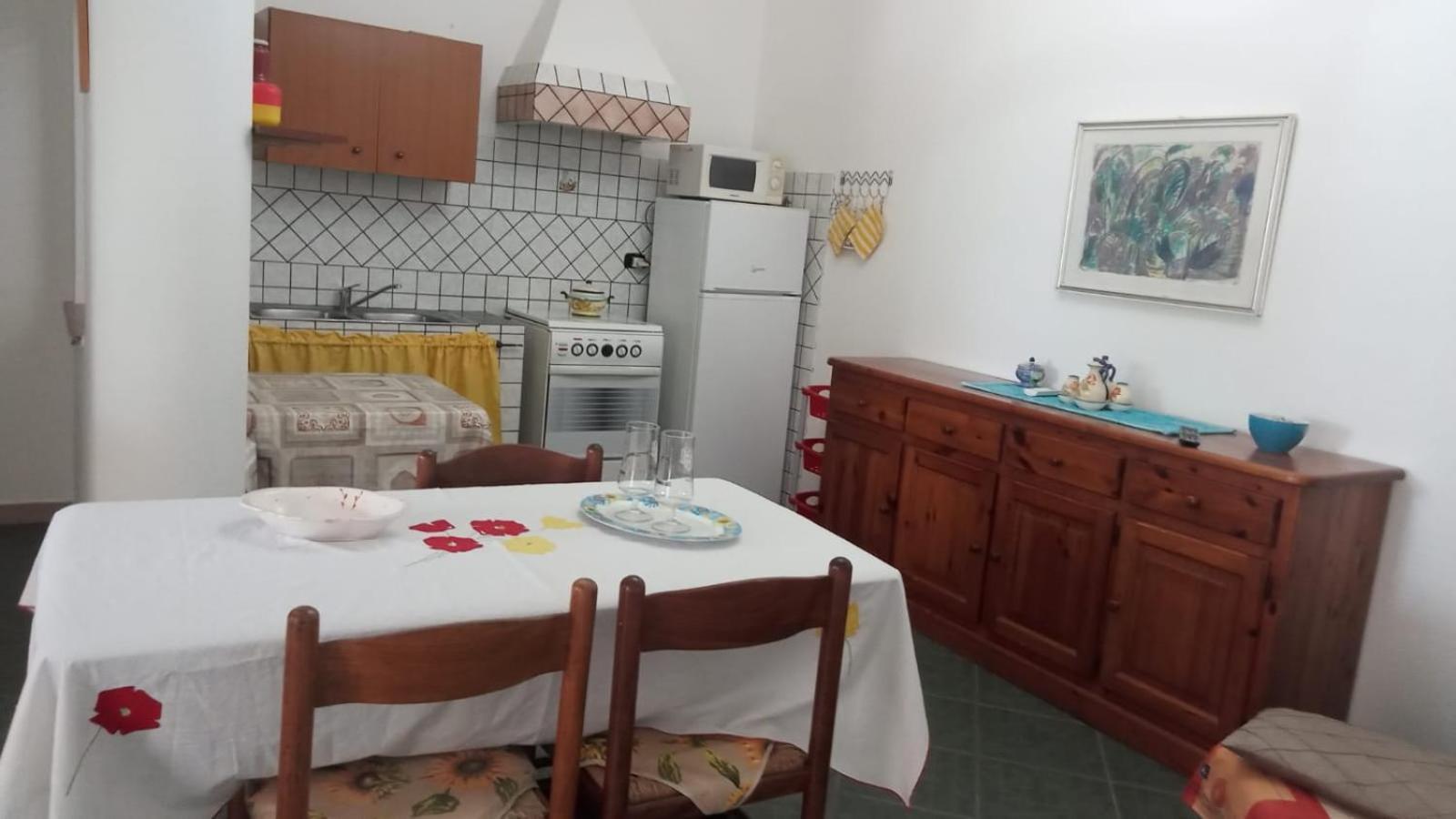 Casa Leonardo Lägenhet Tertenìa Exteriör bild